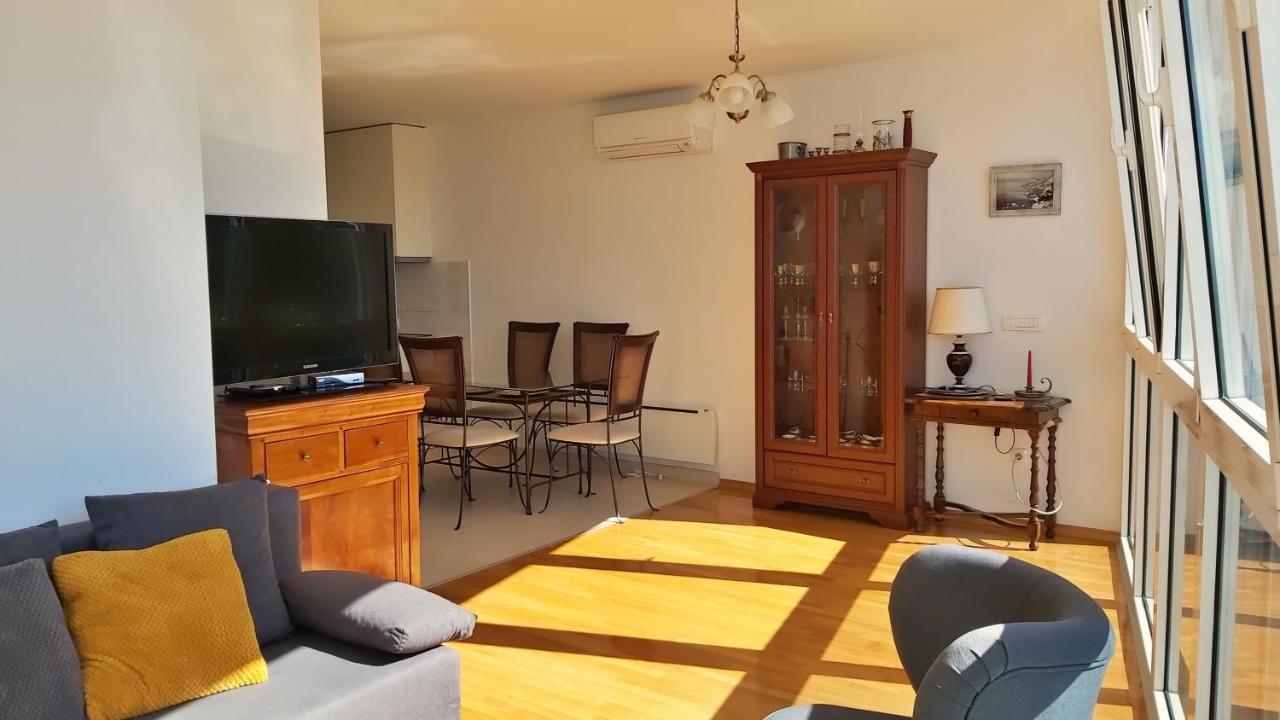 Apartment Lora Omiš Exterior foto
