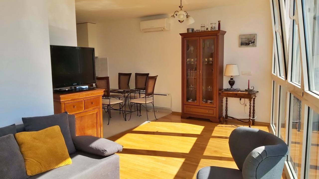 Apartment Lora Omiš Exterior foto